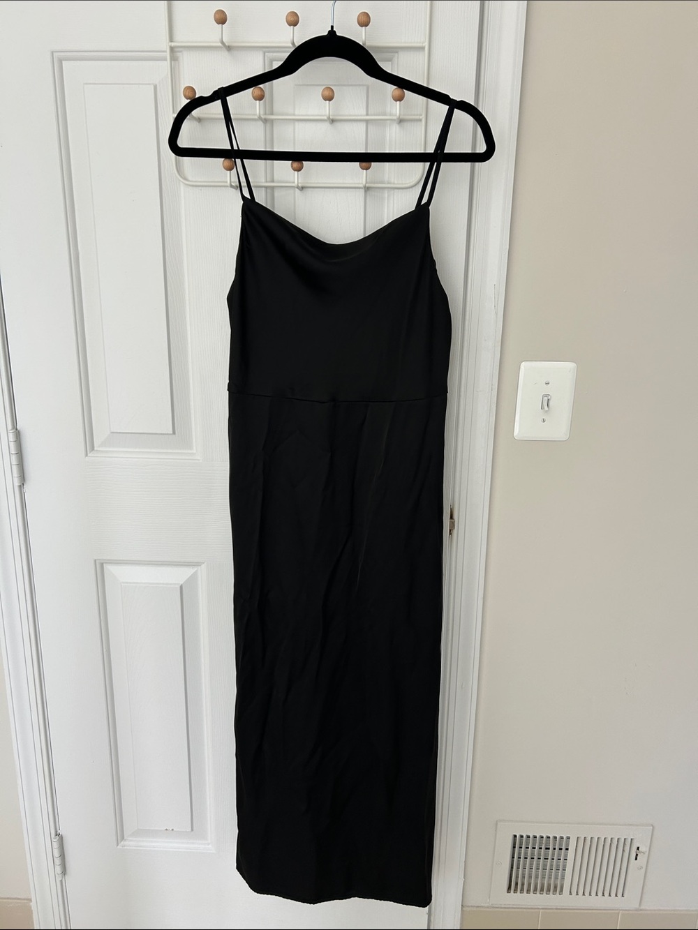 Old Navy black dress. S